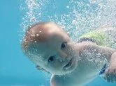 neonato sott'acqua1